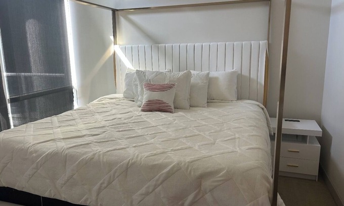 Uptown Condo | Charming 1-bedroom condo in fabulous Victiry Park Dallas with fitness room, WiFi
