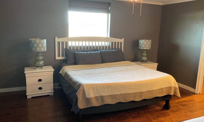 Beaumont Apartment | Charming 1-bedroom Executive apartment in a gated complex located in Beaumont.