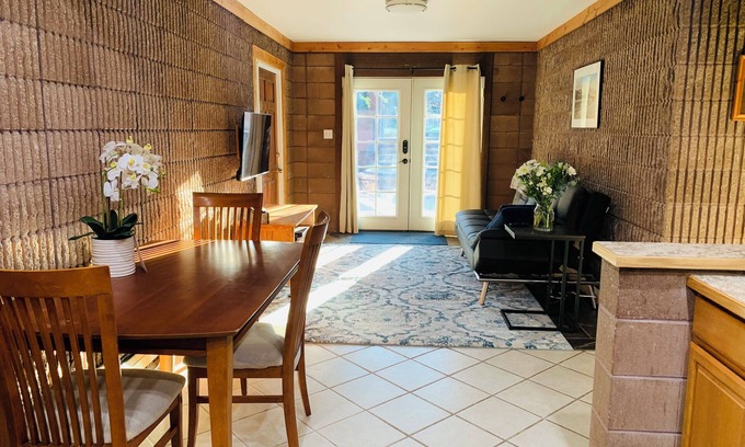 Upper Rattlesnake House | Charming 1-bedroom guest suite with a hot tub and close to trails.