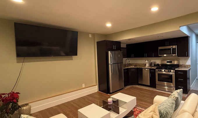 Lake Ronkonkoma House | Charming 1-bedroom house in Ronkonkoma with AC, WiFi, Washer & Dryer
