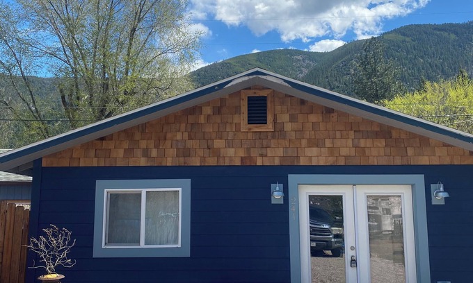 East Missoula House | Charming 1-bedroom house with WiFi, AC in brilliant Missoula.