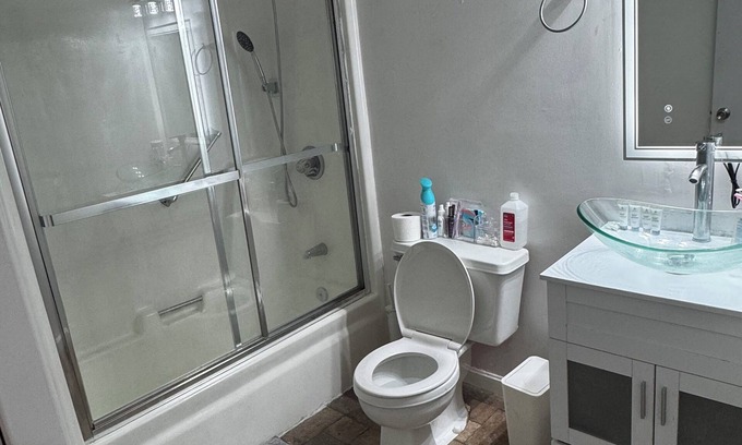 Richmond House | Charming 1-bedroom house with WiFi and AC in serene Richmond