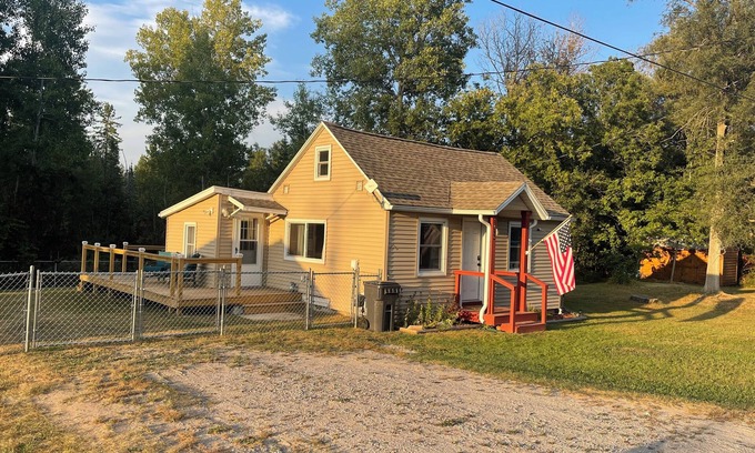 Atlanta House | Charming 1-bedroom house with WiFi and AC in awesome Atlanta, MI.