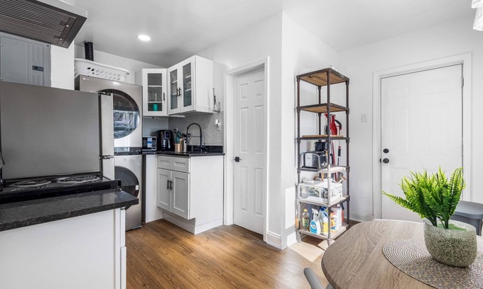 Pittsburgh House | Charming 1-bedroom house with WiFi, AC in wonderful Atlanta