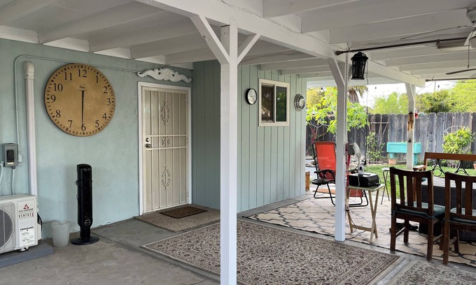 Fresno House | Charming 1-bedroom house in fantastic Fresno Tower District with WiFi, AC