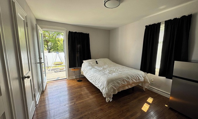 Walton Park House | Charming 1-bedroom house in Monroe with AC and WiFi & BACKYARD EVENT SPACE