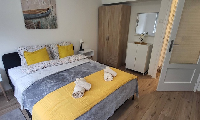 Vukov Spomenik Apartment | Charming 1-bedroom, LUX apartment with WiFi, AC in center of Beograd