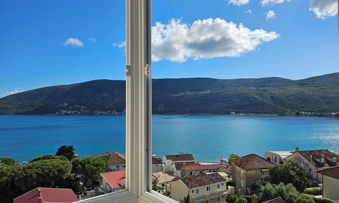 Topla Apartment | Charming 1-bedroom apartment with WiFi and AC in picturesque Herceg-Novi