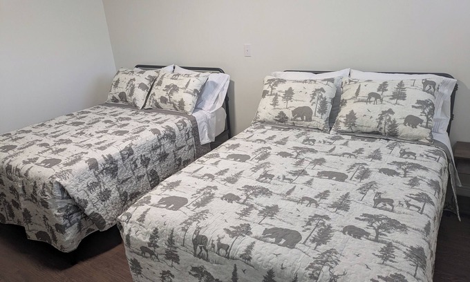 Canaan Hotel | Charming 1-bedroom motel room #4 in quaint Canaan with AC, WiFi
