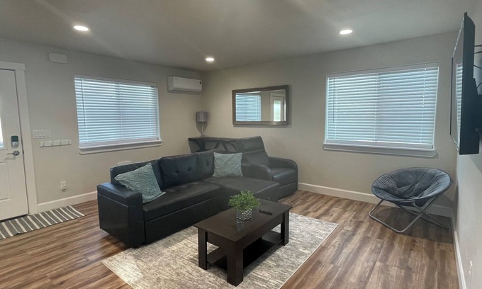 Twin Falls County House | Charming 1-bedroom, new apartment above garage, in Kimberly