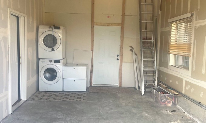 Hooper Condo | Charming 1-bedroom tiny loft condo with garage and hot tub access.