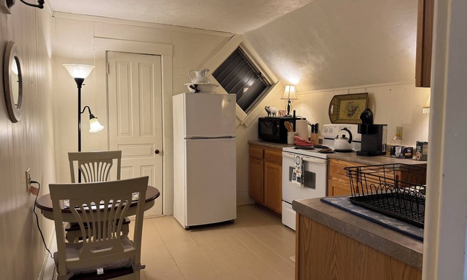 Brattleboro Apartment | Charming 1-bedroom apartment with WiFi, AC in delightful Brattleboro