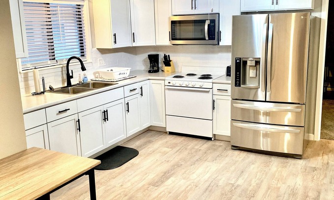 Cedar Rapids - Iowa City Apartment | Charming 1-bedroom apartment in Cedar Rapids