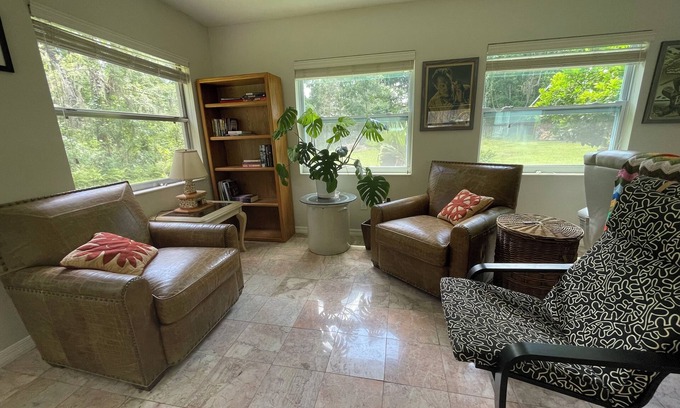 Gainesville Apartment | Charming 1-bedroom apartment with AC, WiFi in delightful Gainesville