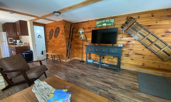 Indian Lake Apartment | Charming 1-bedroom apartment with WiFi and AC in beautiful Indian Lake.
