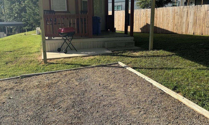 Nacogdoches Cottage | Charming 1-bedroom cottage in Nacogdoches with WiFi, AC, and privacy