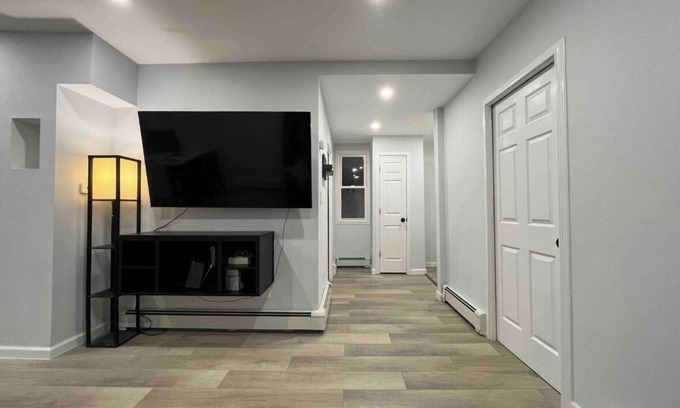 North Bergen Apartment | Charming 1-bedroom apartment in brilliant North Bergen with WiFi, AC