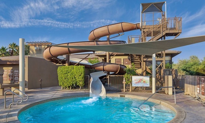 Palm Desert Villa | Charming 1-bedroom villa in superb Palm Desert with AC, fitness room, pools