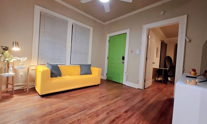 Alta Vista Apartment | Charming 1-bedroom apartment with AC, WiFi in marvelous San Antonio