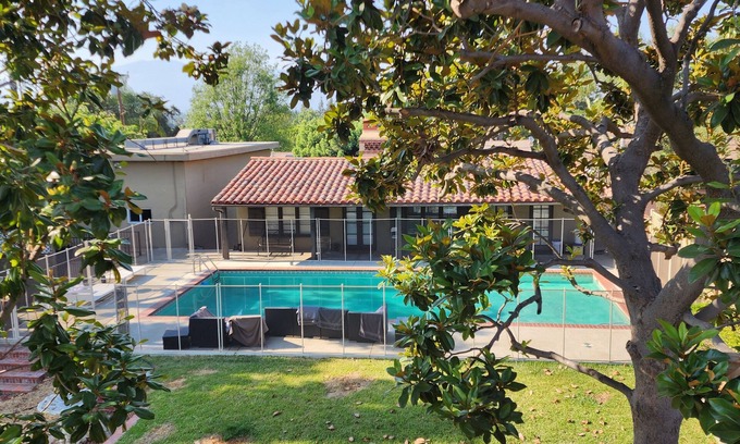 West Covina House | Charming 1-bedroom Pool House with kitchen, living room in wonderful West Covina