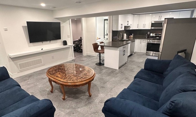 Delta House | Charming 1-bedroom with dedicated bathroom in superb Delta with WiFi, AC