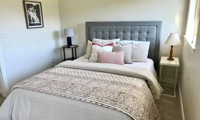 Erie House | Charming 1-BR carriage house in quiet neighborhood