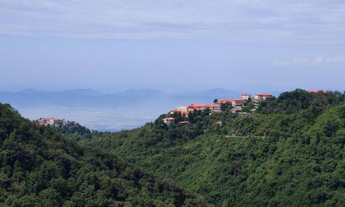 Landour House | Charming 10-bedroom Forest Resort With Barbeque Bonfire
