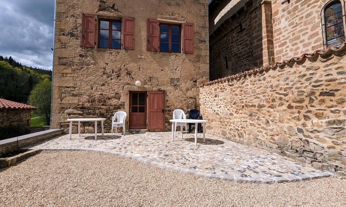 Saint-Vert Cottage | Charming 10-Person Cottage in Idyllic Saint-Vert Setting