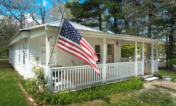 Saint Andrews House | Charming 125 Year Old Sewanee Home on Campus- Walk Everywhere!
