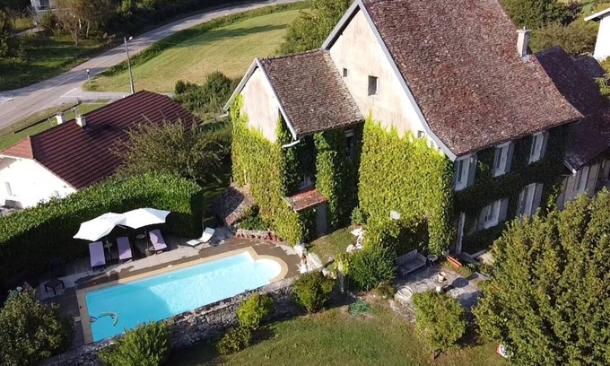 Vallieres House | Charming 17th century manor house