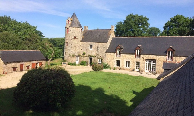 Trebedan House | Charming 17th century manor for 8 people completely renovated a few km from Dinan