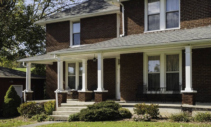 Bristol Other | Charming 1880 House Near Soho Lake Nascar Golf. Close to Bristol and Abingdon.