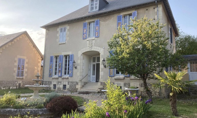 Sanssat Apartment | Charming 1900 Villa with Modern Comforts, Private Garden, Near Vichy and Le PAL Park
