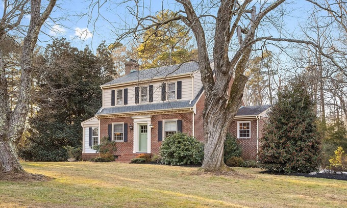 Hanover House | Charming 1940s Vintage Home in Hanover County
