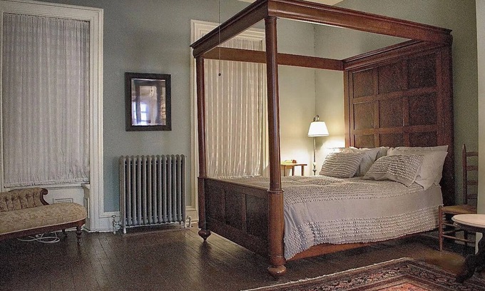 Ranshaw Bed & Breakfast | Charming 1BR w/Bath & Fast WiFi Near Downtown