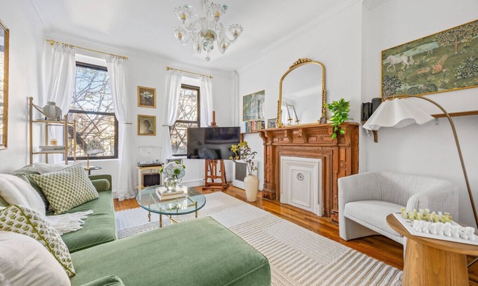 West Village Apartment | Charming 1BR West Village