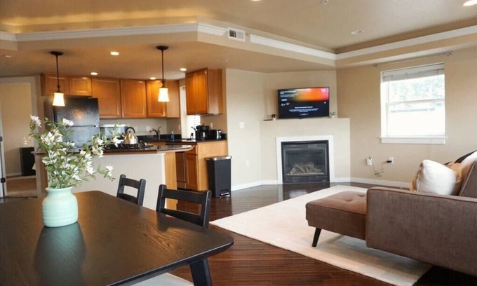 Lower Avenues Apartment | Charming 1Brdm Downtown Fast-Wifi