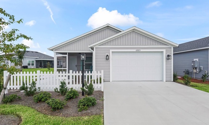 Sumter County Villa | Charming 2/2 Villa in Moultrie Creek – Relax, Dine & Explore Nearby Fun!