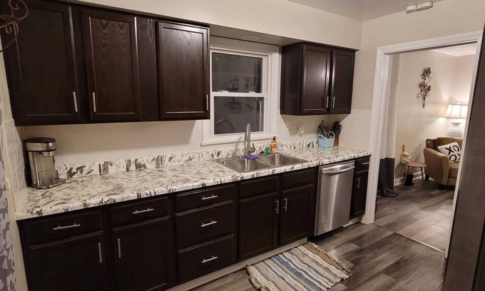 Austintown House | Charming 2 bd Pet Friendly Austintown Home