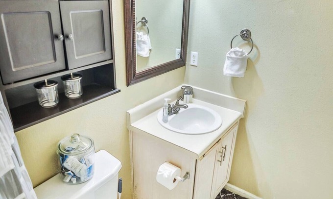 Fort Walton Beach House | Charming 2-bedroom townhome with AC and WiFi in wonderful Fort Walton Beach