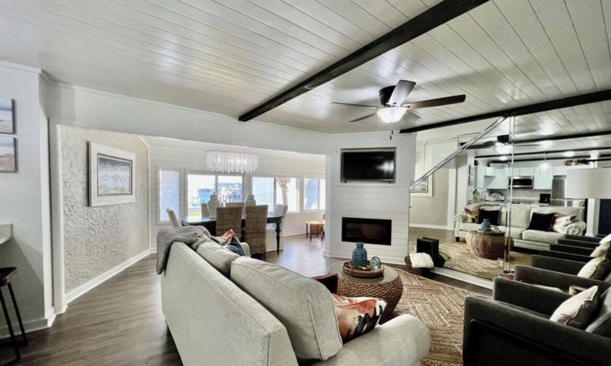 Upper Grand Lagoon Condo | Charming 2-bedroom condo with Marina views in Panama City Beach, FL