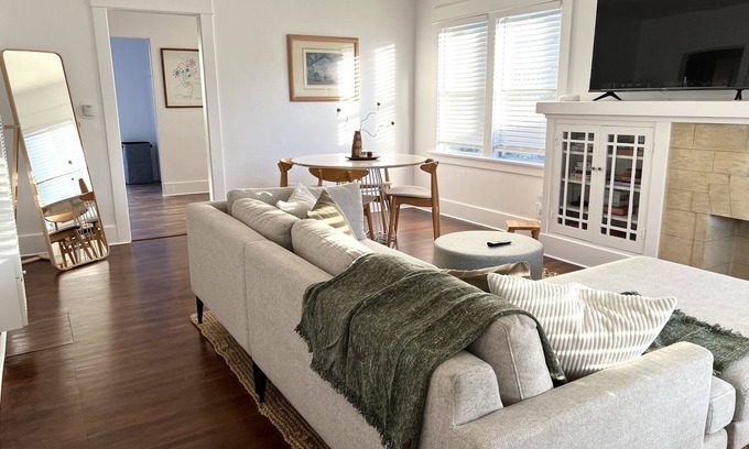 Eastside House | Charming 2-Bed Craftsman Bungalow w/AC, Parking