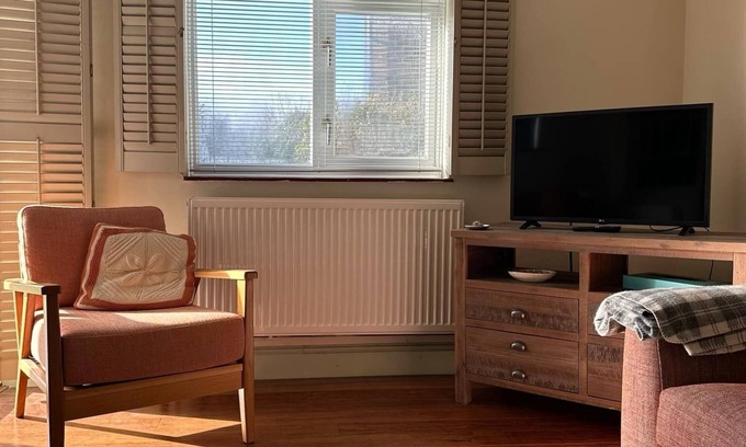 Rustington Apartment | Charming 2-Bed Ground Floor Flat in East Preston – Close to the Beach!