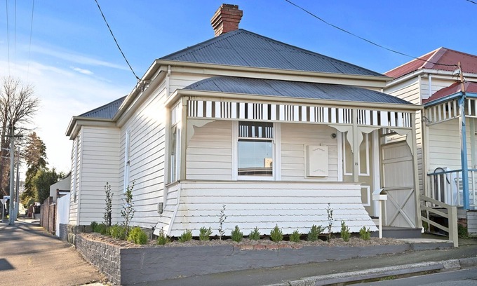 North Hobart House | Charming 2-Bed House in North Hobart