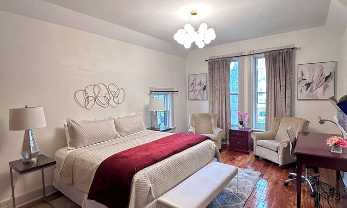 Dayton House | Charming 2-bed townhome with WiFi, AC in lovely Dayton 2 min downtown 5min to UD