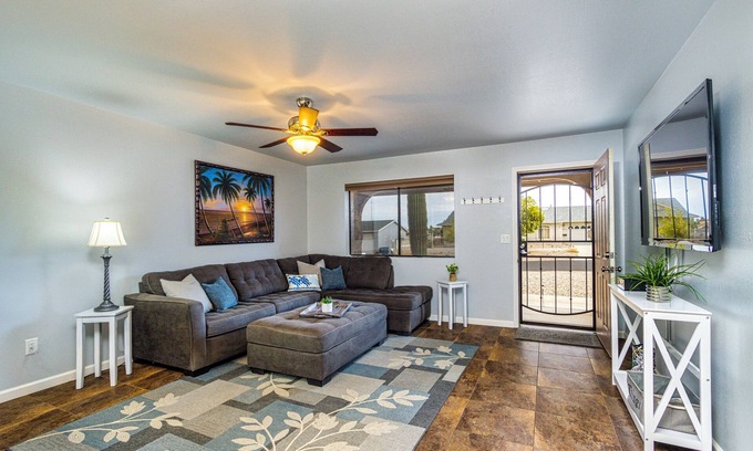 Lake Havasu City House | Charming 2-bedroom house with AC, WiFi in beautiful Lake Havasu City