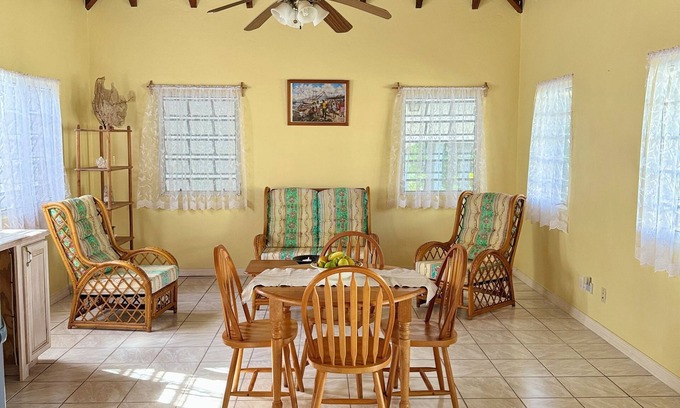 Cotton Ground Cottage | Charming 2-bedroom Guest house- an 18 minute walk from the beach