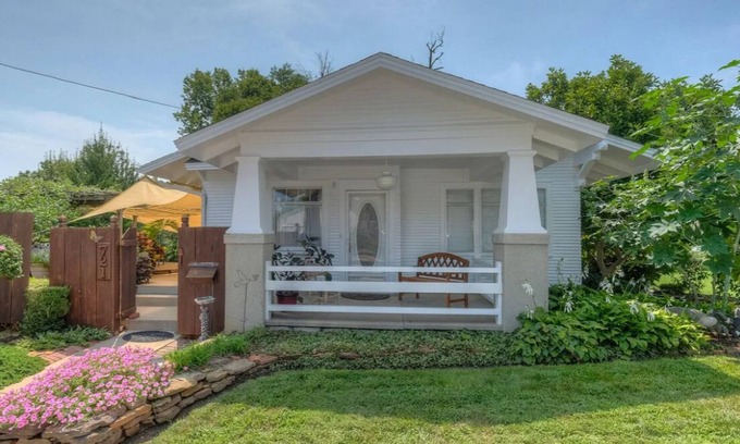 Baxter Springs House | Charming 2 bedroom house in peaceful Baxter Springs
