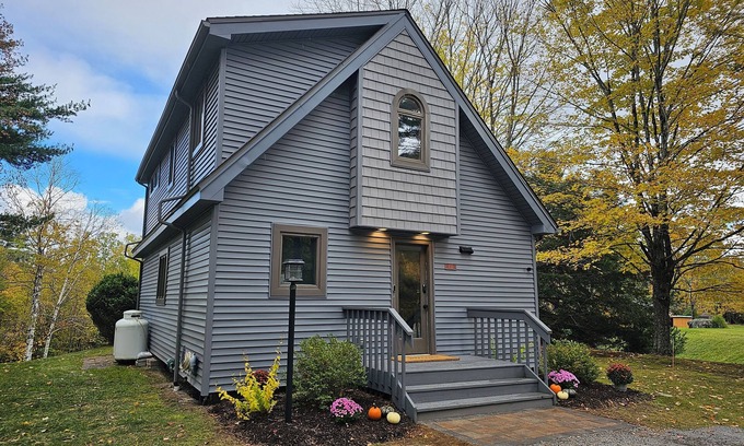 Bolton Landing House | Charming 2-bedroom Cottage with Game-room and WiFi in Bolton Landing/Lake George
