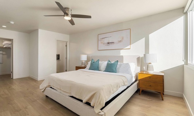 Marina del Rey Apartment | Charming 2-bedroom apartment with fitness room, WiFi in Marina del Rey